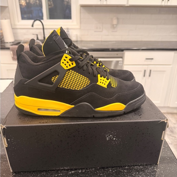 Jordan Men's Sneakers in Black and Yellow - Picture 2 of 4